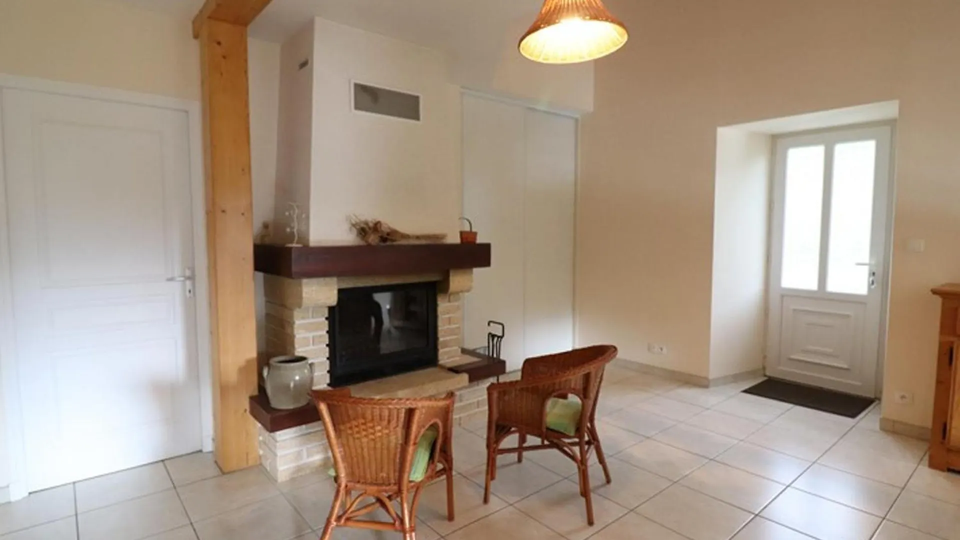 Maison De Caractere Avec Cheminee, Terrasse Et Jardin, Au Coeur Des Volcans D'Auvergne - Fr-1-742-189 Saint-Clement  Holiday home Saint-Clement (Cantal)